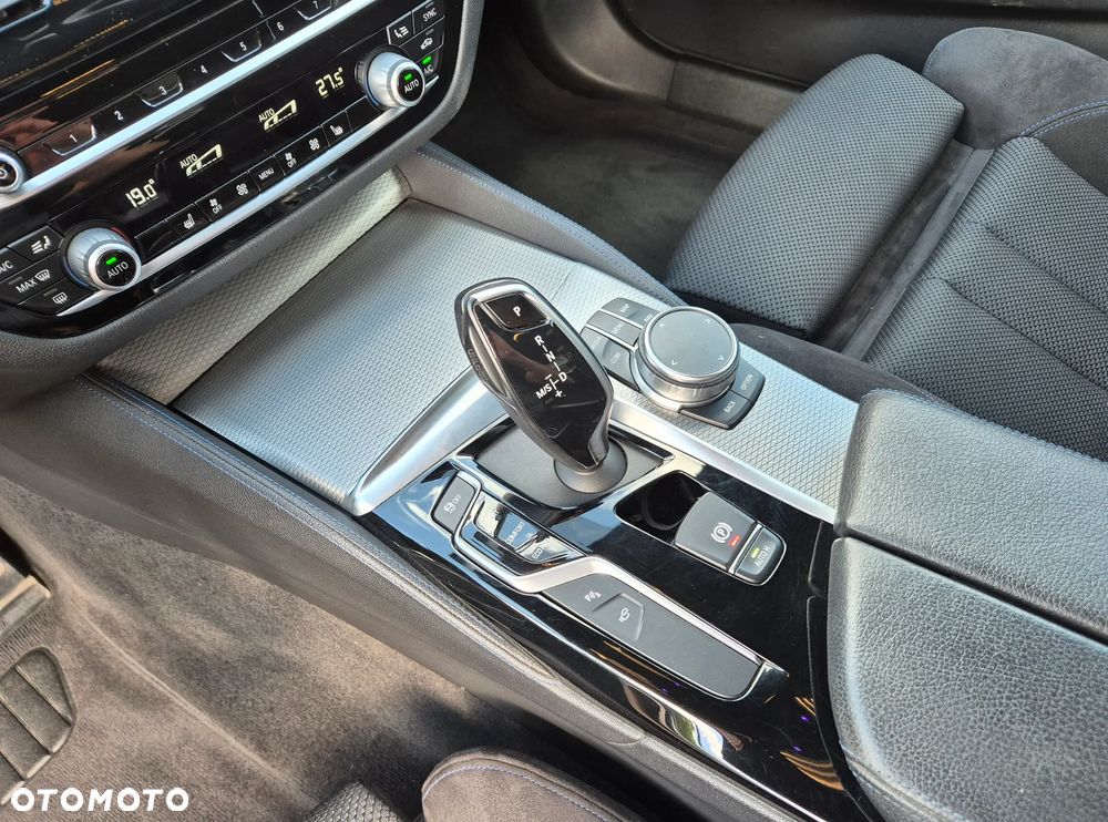BMW Seria 5 520d xDrive M Sport sport - 11