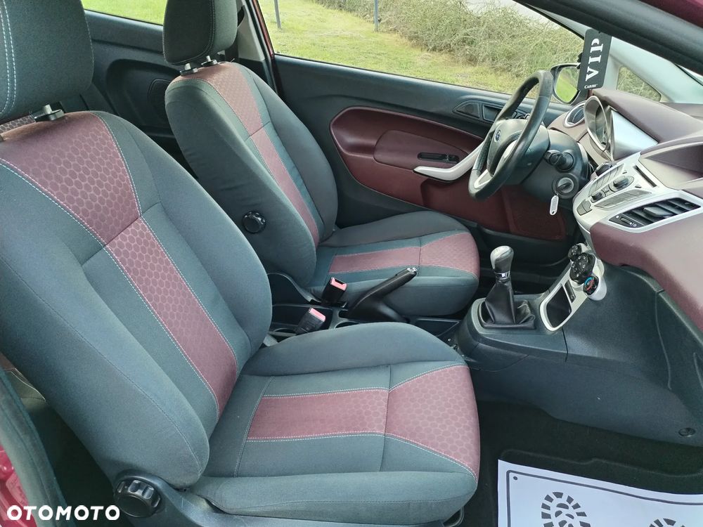 Ford Fiesta 1.25 Titanium - 24