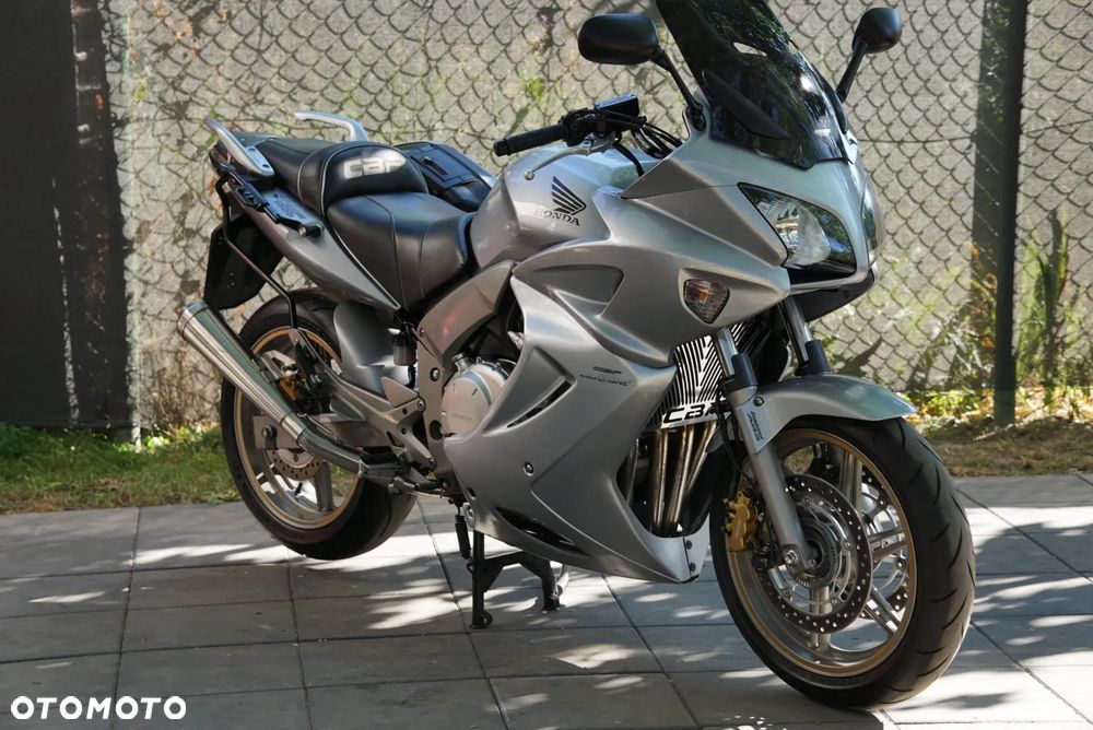 Honda CBF - 11