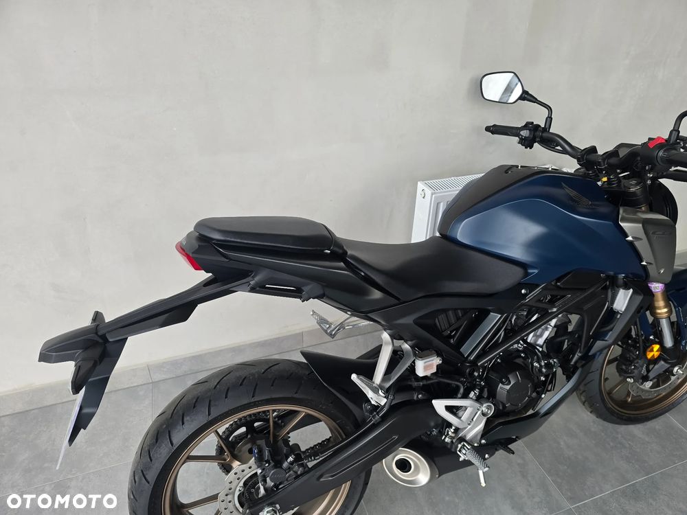 Honda CB - 32