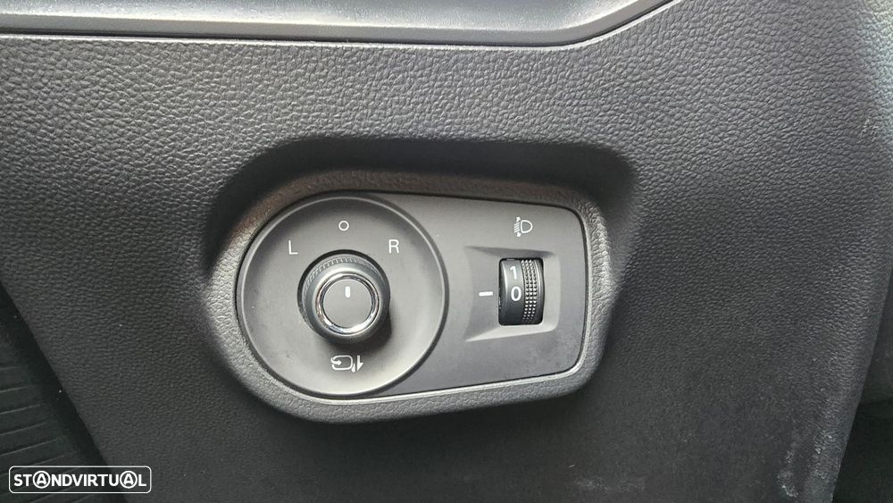 MG MG4 64 kWh Luxury - 11