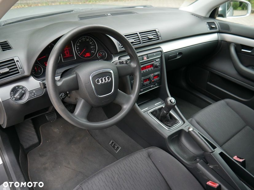 Audi A4 Limousine - 11