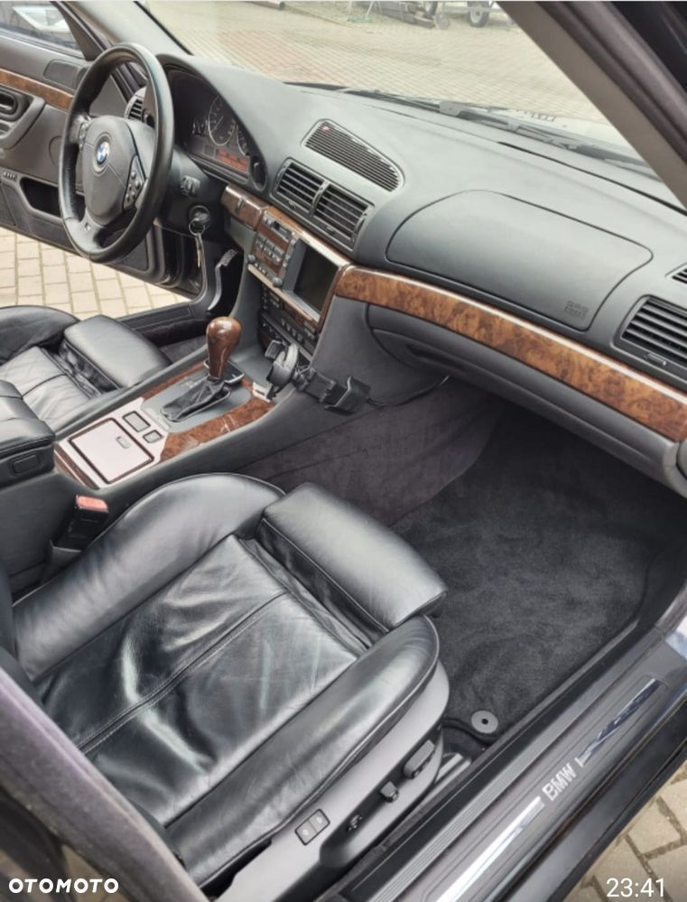 BMW Seria 7 740i - 9