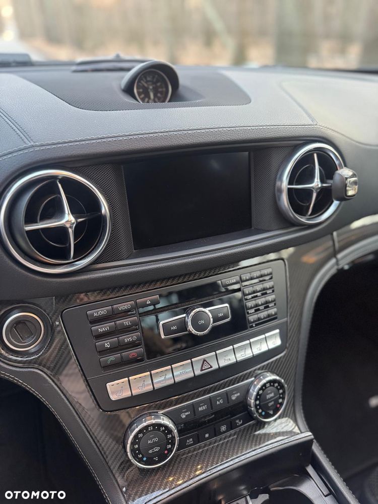 Mercedes-Benz SL 63 AMG AMG Speedshift MCT 7-Gang Sportgetriebe AMG Performance Package - 15