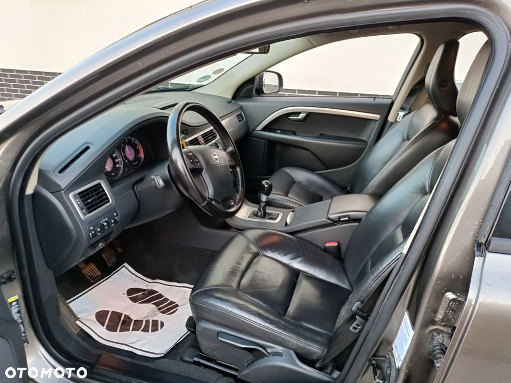 Volvo V70 2.0D Momentum - 6