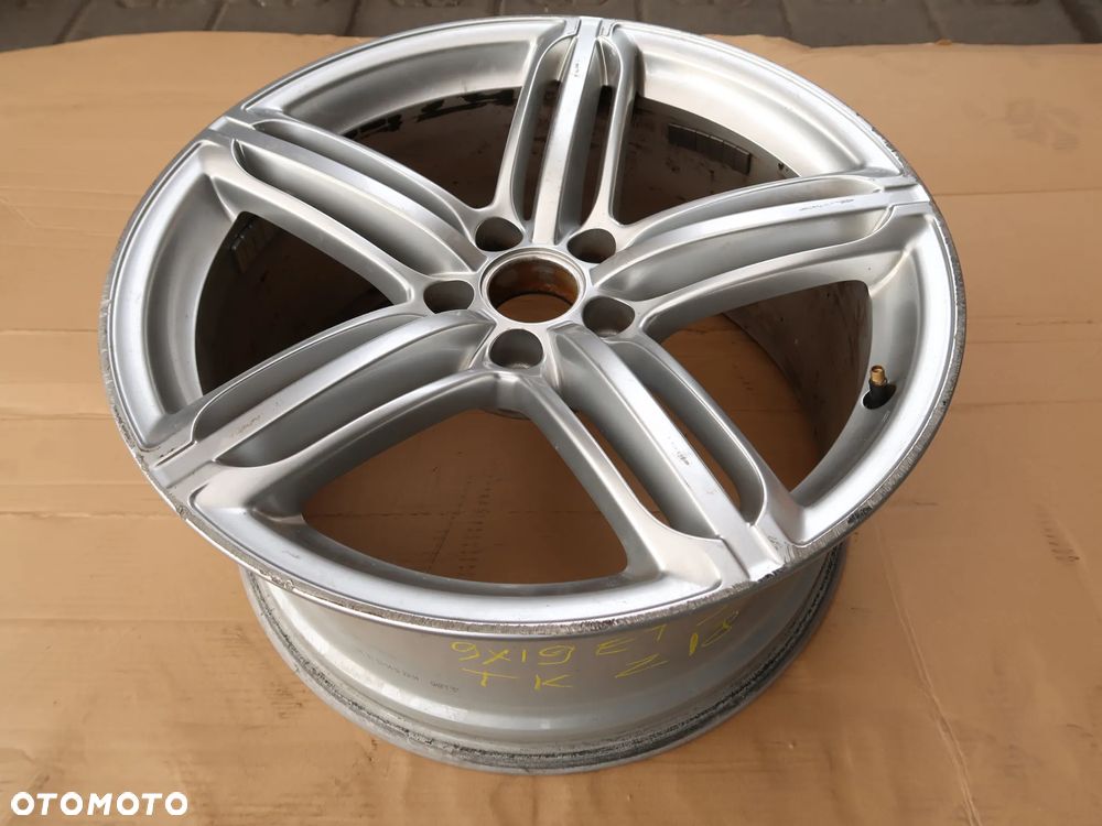 Z18 Felga Audi Pompei 9x19et33 8T0601025T - 2