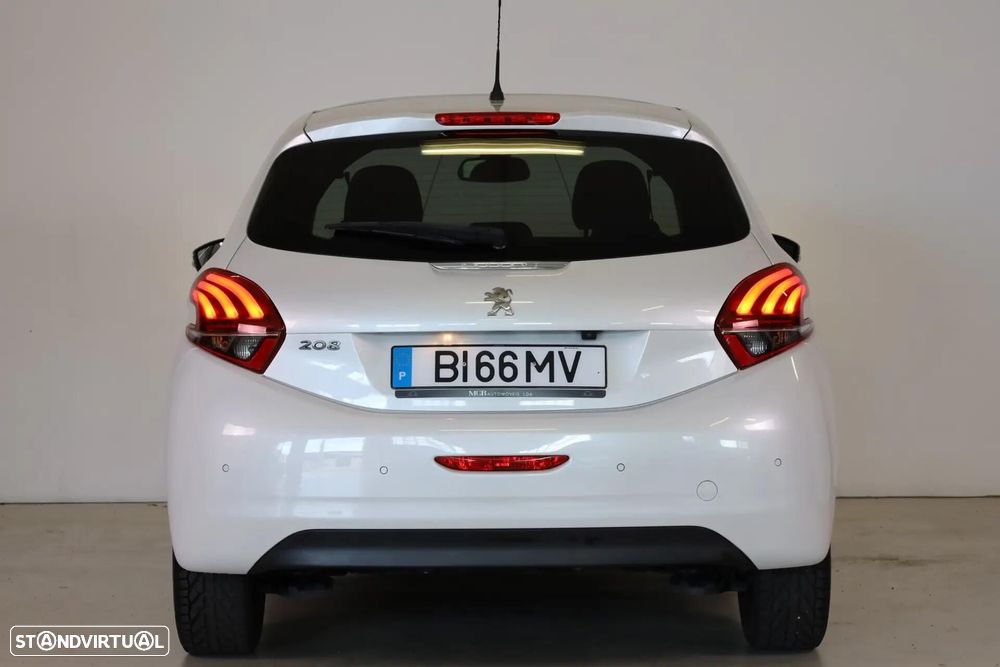 Peugeot 208 1.2 PureTech Allure EAT6 - 17