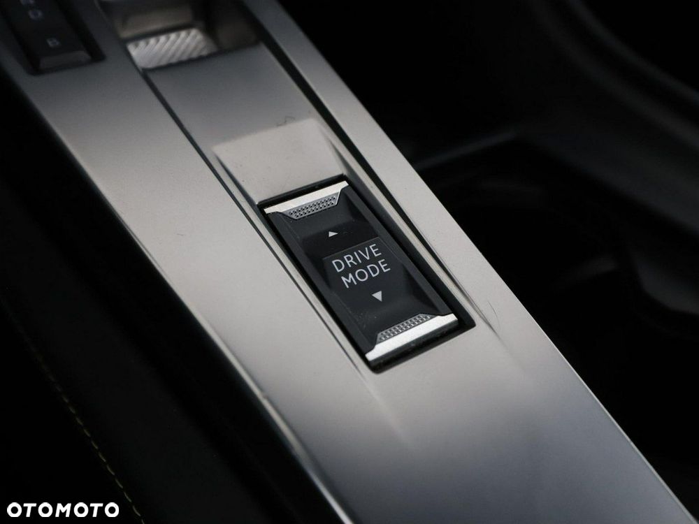 Peugeot 408 1.6 Plug-In Hybrid 225 GT EAT8 - 33