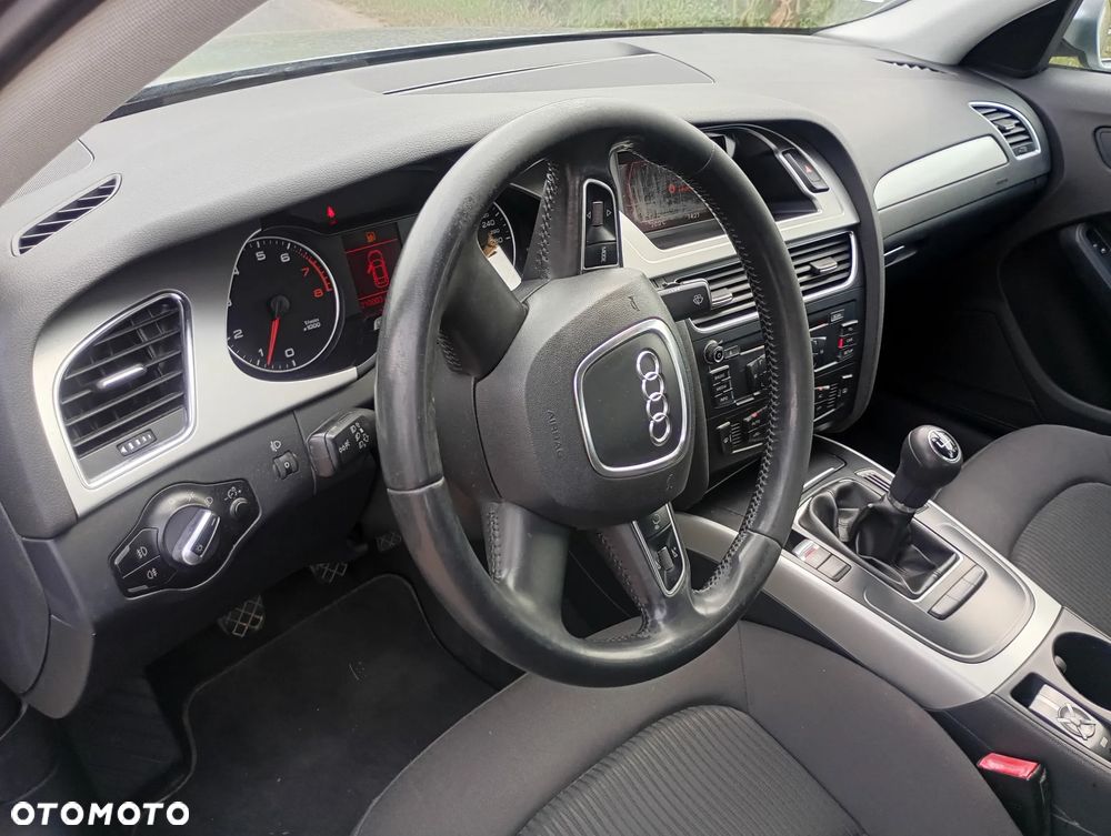 Audi A4 Limousine - 36