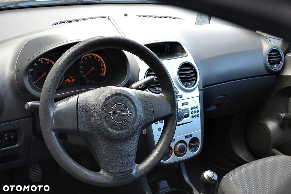 Opel Corsa 1.2 16V Edition / Active - 9