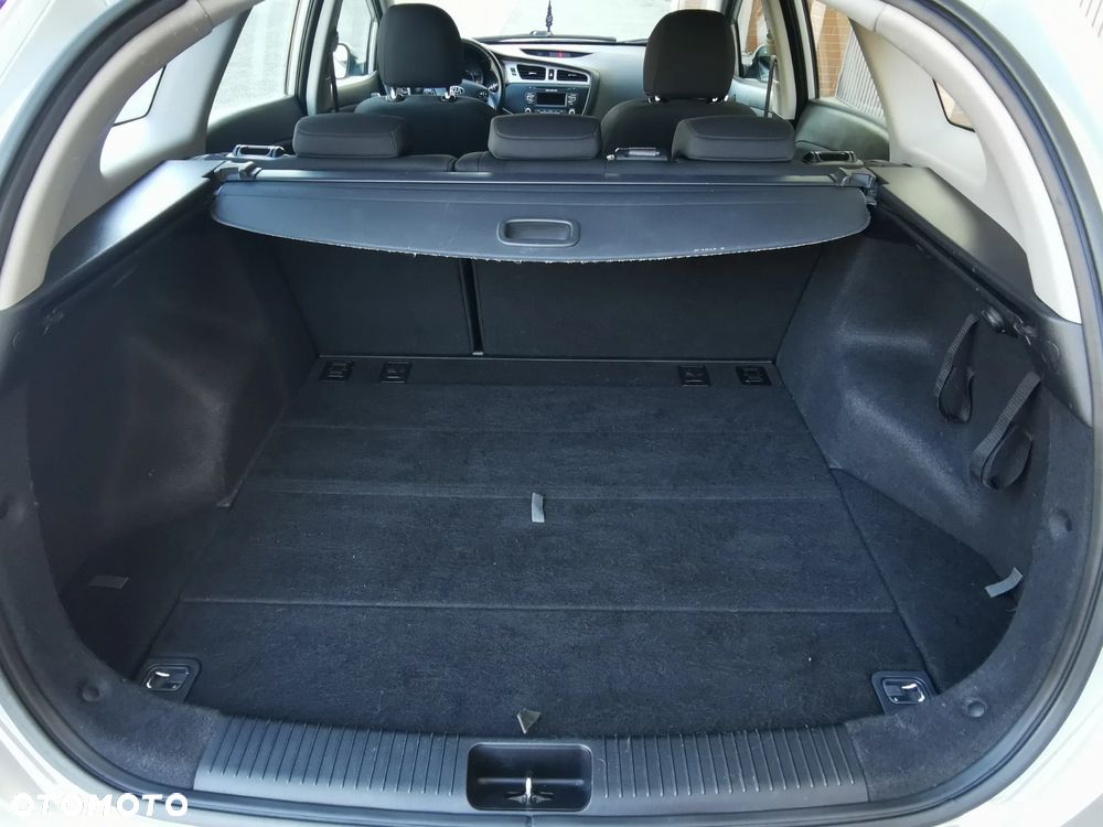 Kia Ceed 1.6 CRDi Business Line - 11