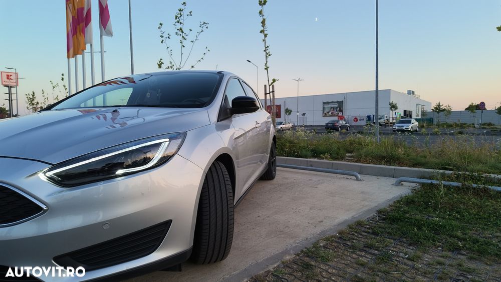 Ford Focus 1.0 EcoBoost Trend Edition - 4
