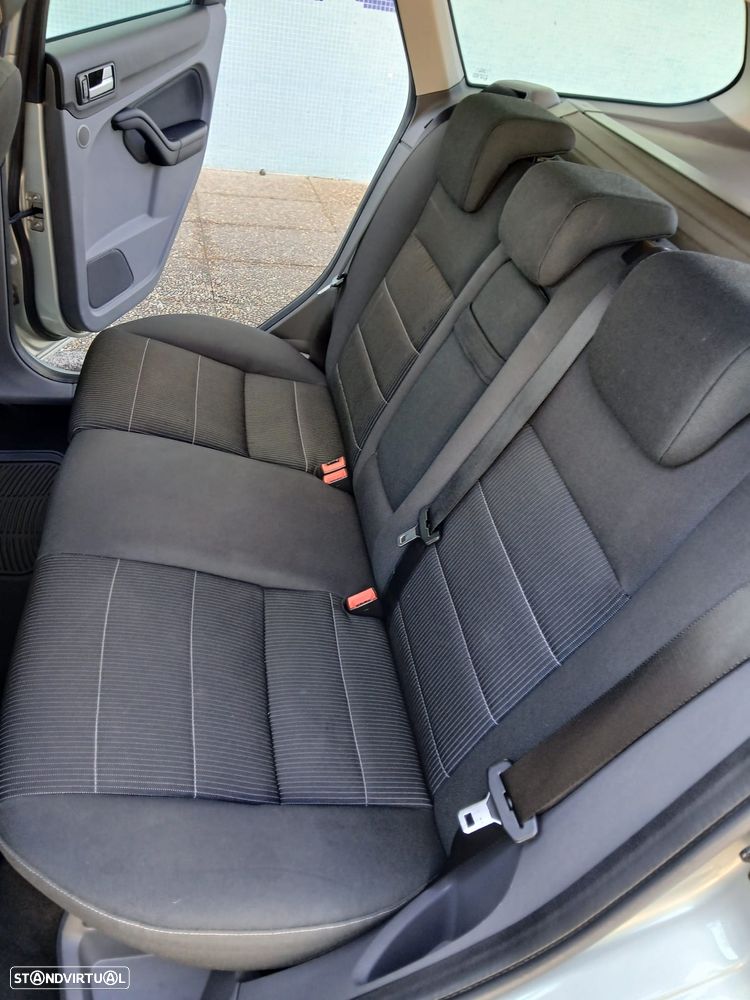 Ford Focus SW 1.6 TDCi Titanium - 8