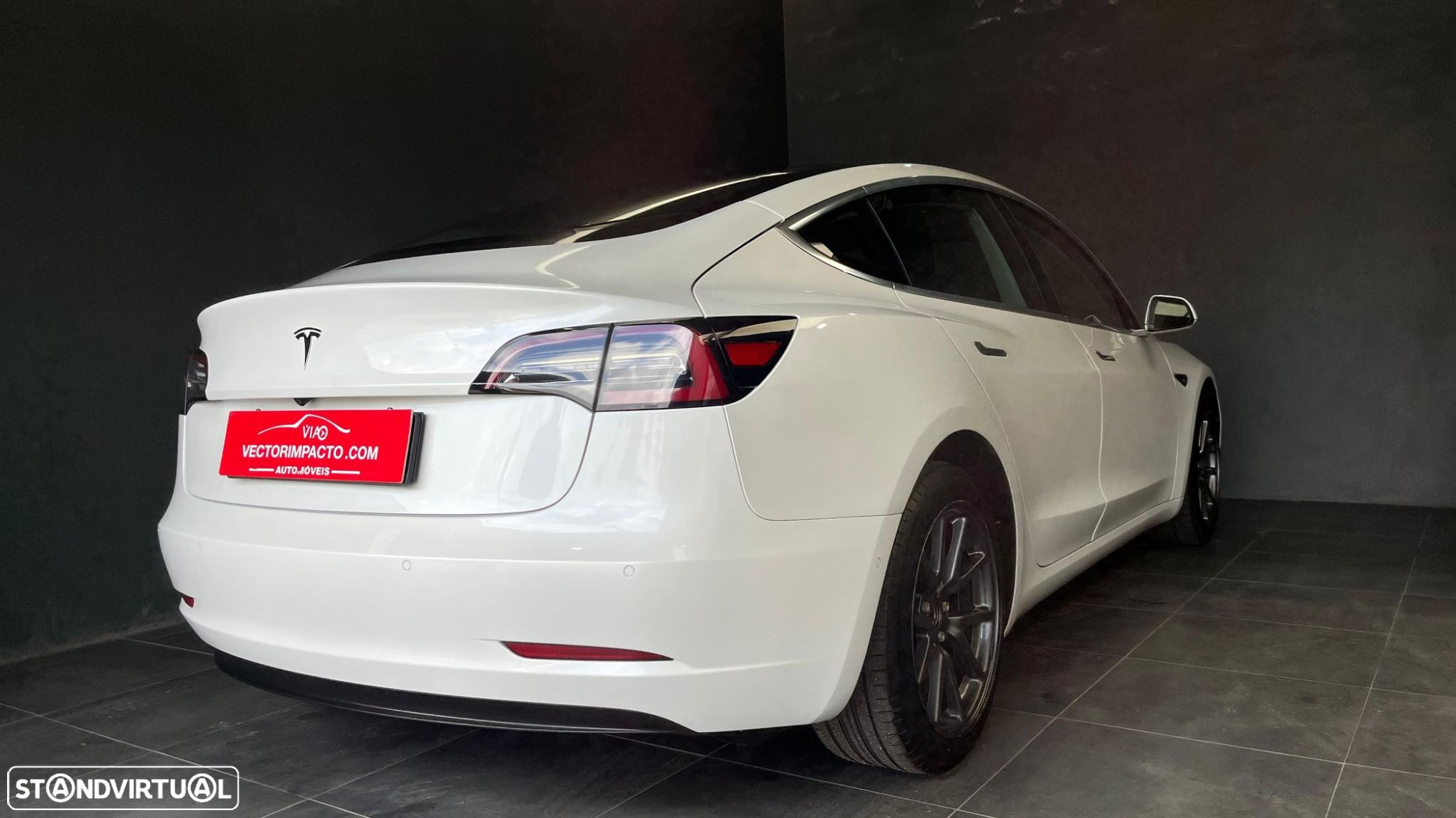 Tesla Model 3 - 9