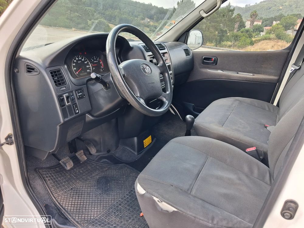 Toyota Hiace D-4D - 17