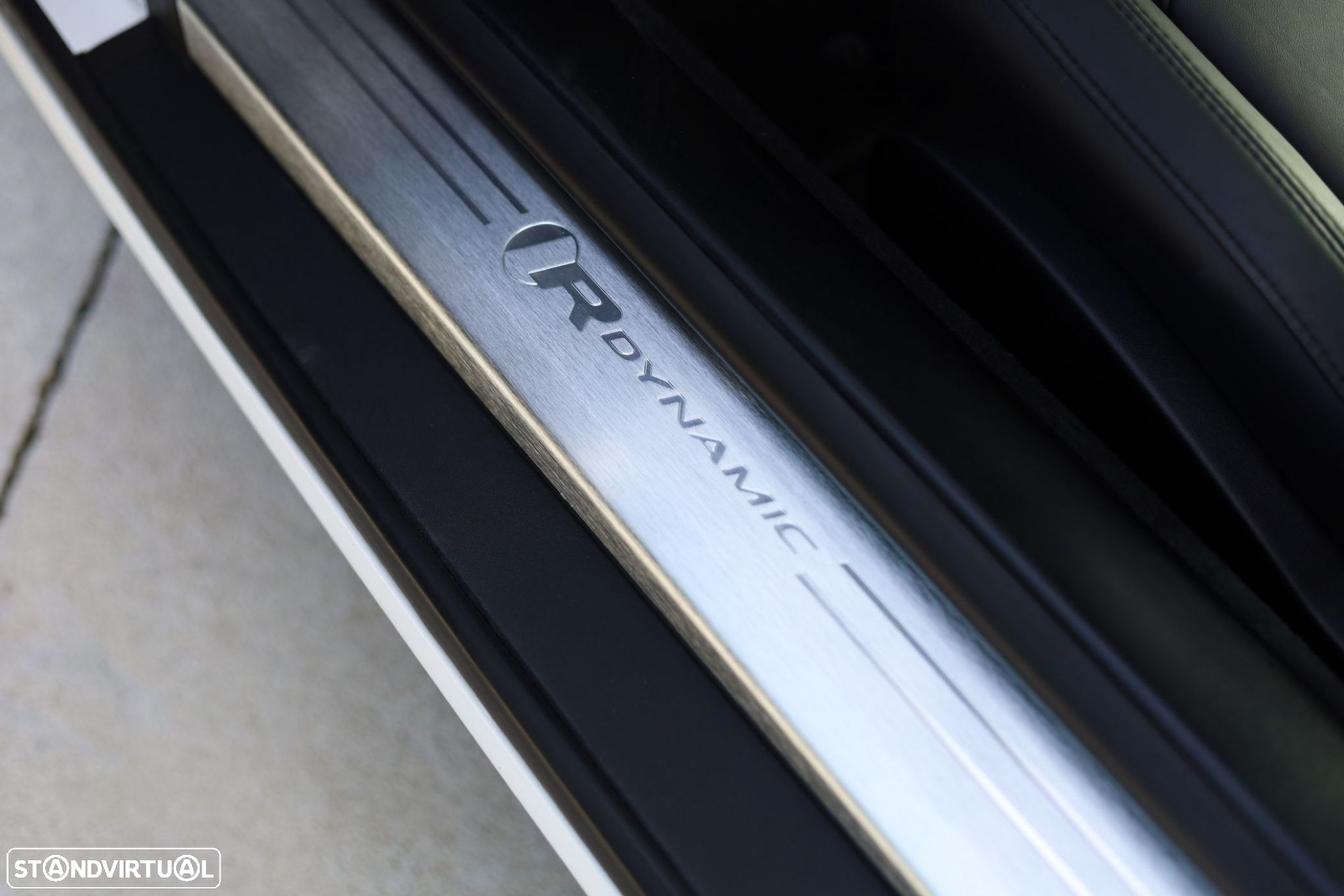 Jaguar F-Type 2.0 i4 R-Dynamic - 38