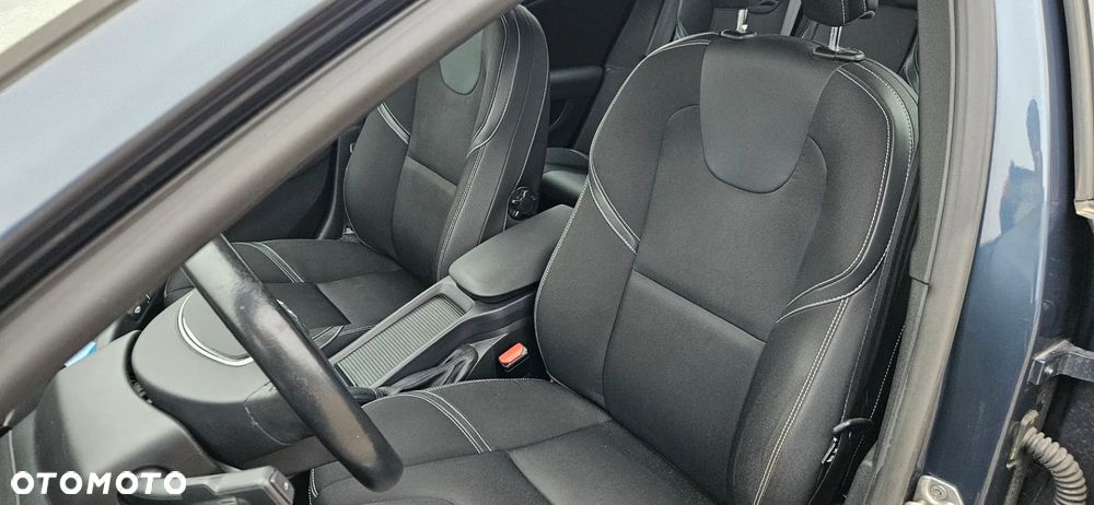 Volvo V40 D2 Geartronic - 19