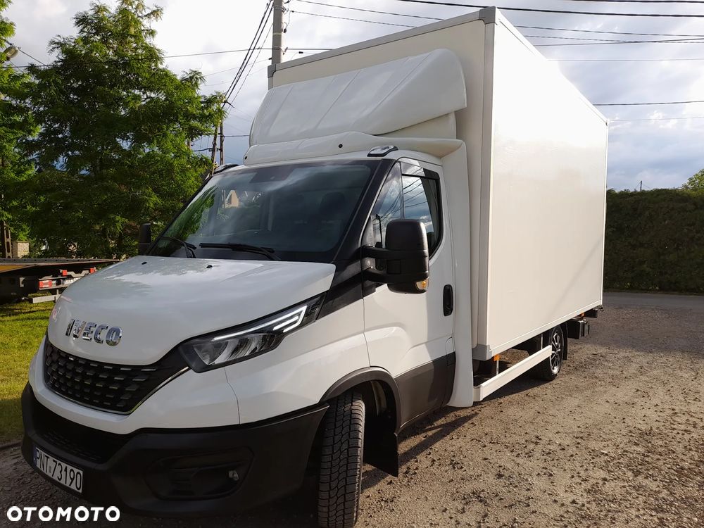 Iveco DAILY 35s180 silnik 3.0 180koni HI-matic Automatyczna skrzynia biegów FULL Wyposażenie!!! KONTENER 8 PALET 430X220X240 wysoki!! winada PALFINGER  Polski salon GWARANCJA przebiegu!!! - 2