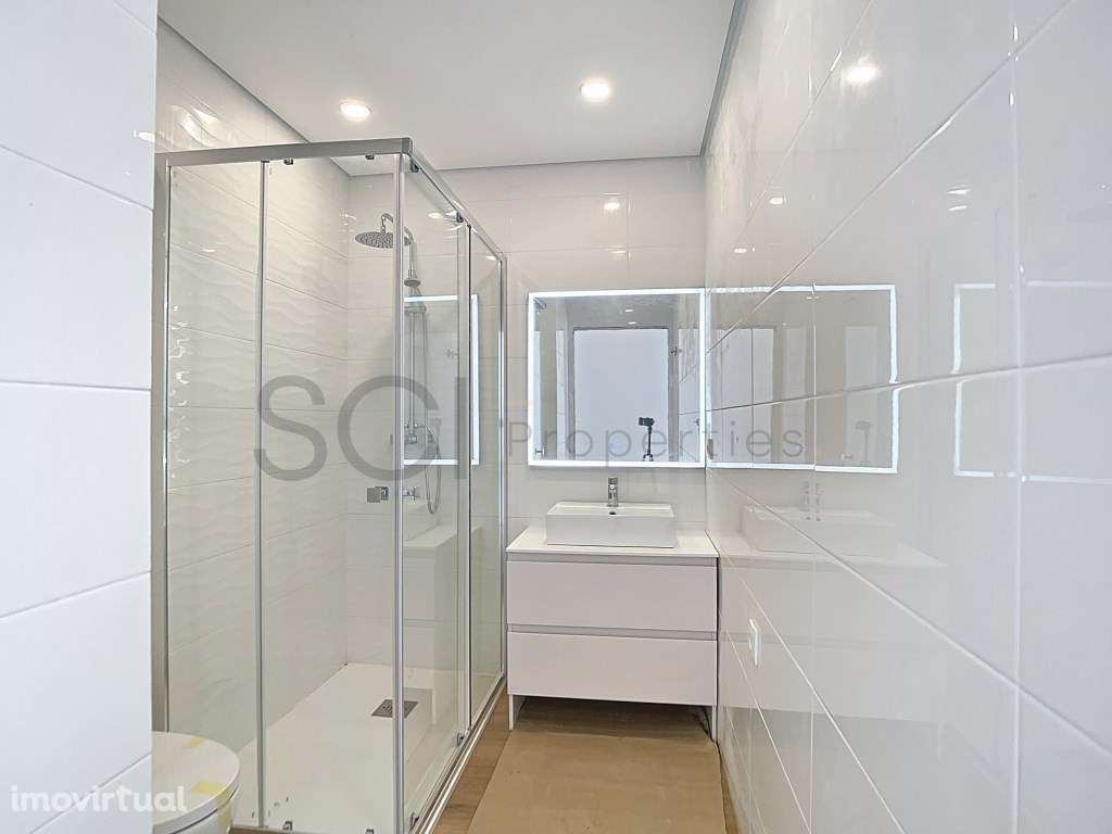 Apartamento T1 com logradouro 42m2, na Quinta do Conde - Grande imagem: 2/33