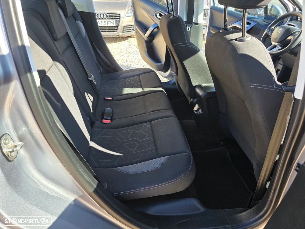 Peugeot 2008 1.2 PureTech Style - 23