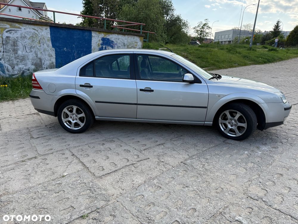 Ford Mondeo 2.0 Ghia - 4