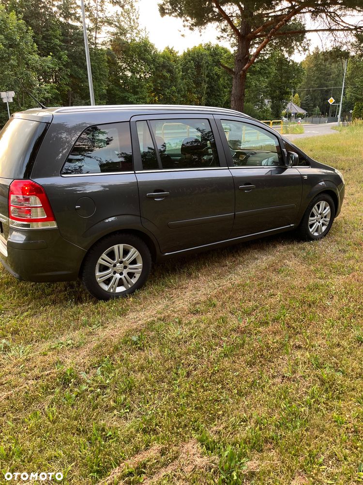 Opel Zafira 1.6 - 4