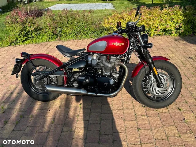 Triumph Bonneville Bobber - 10