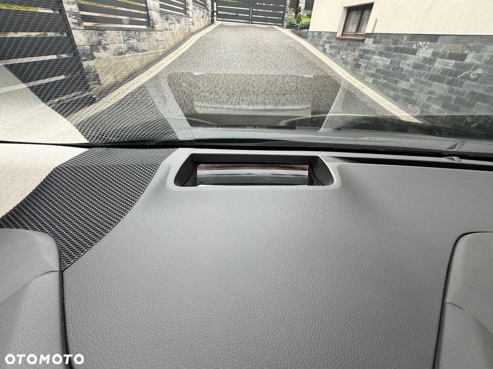 Toyota Corolla 1.8 Hybrid Executive - 27