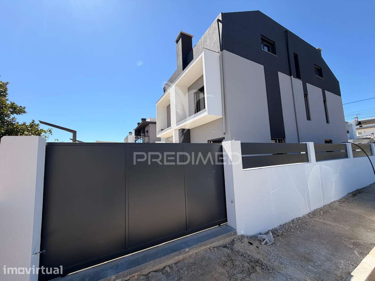 T4 Triplex - Novo - em Fernão Ferro - Grande imagem: 3/37