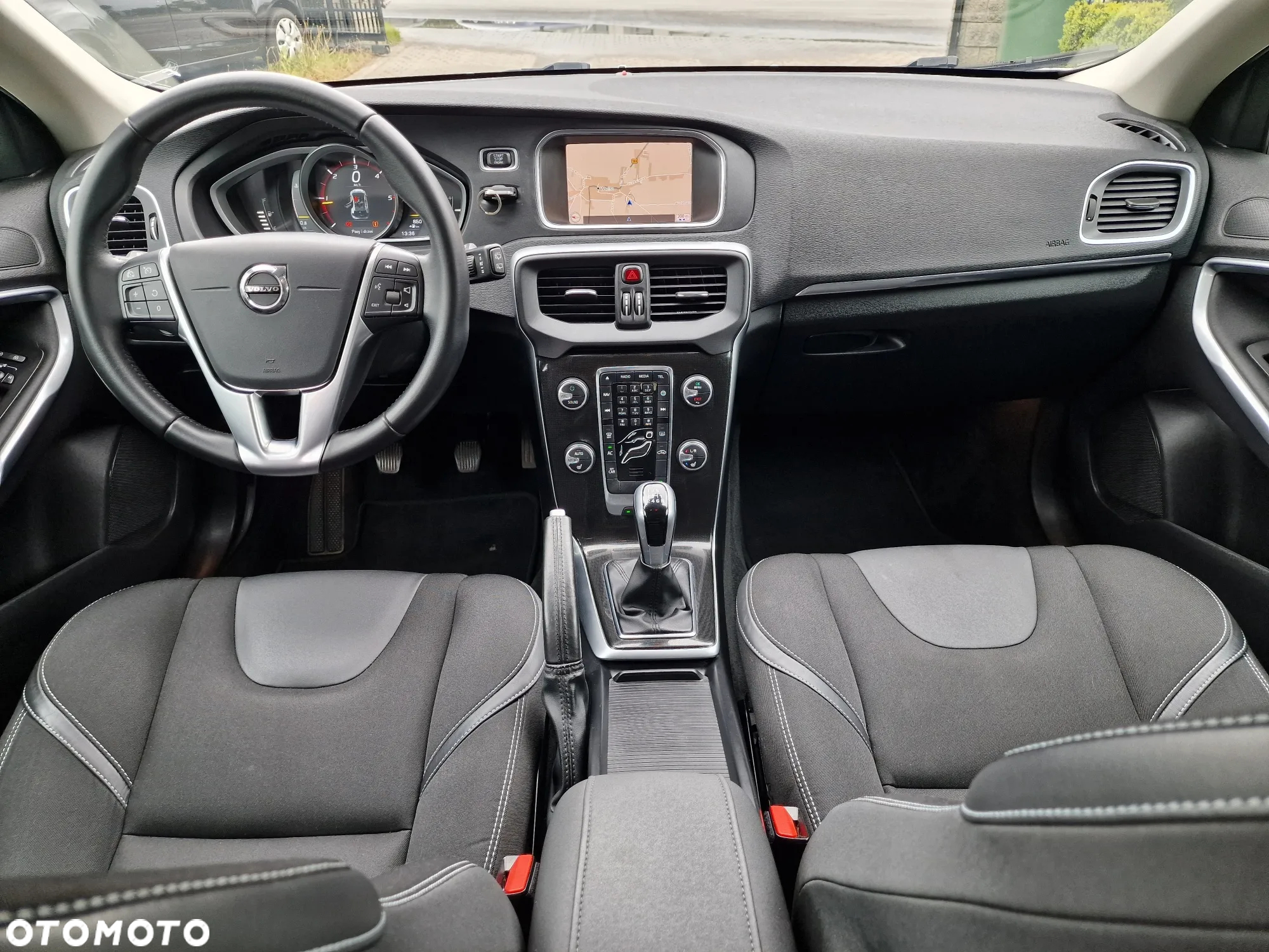 Volvo V40 D2 Drive-E Momentum - 21