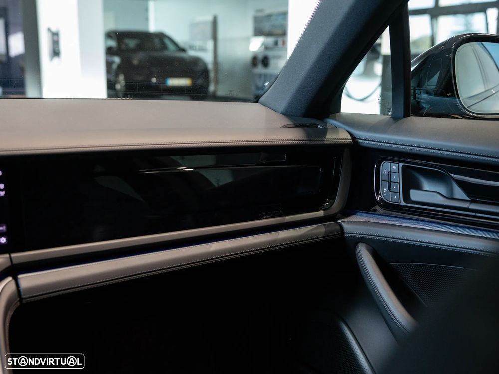 Porsche Panamera 4S E-Hybrid - 35