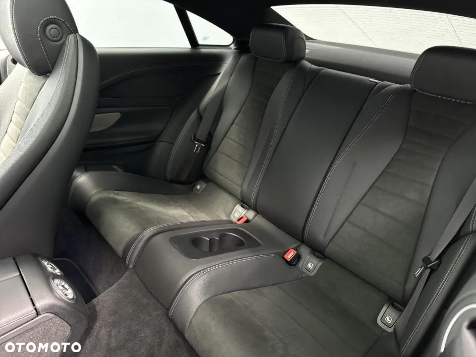 Mercedes-Benz Klasa E 220 d 4Matic Coupe 9G-TRONIC AMG Line - 20