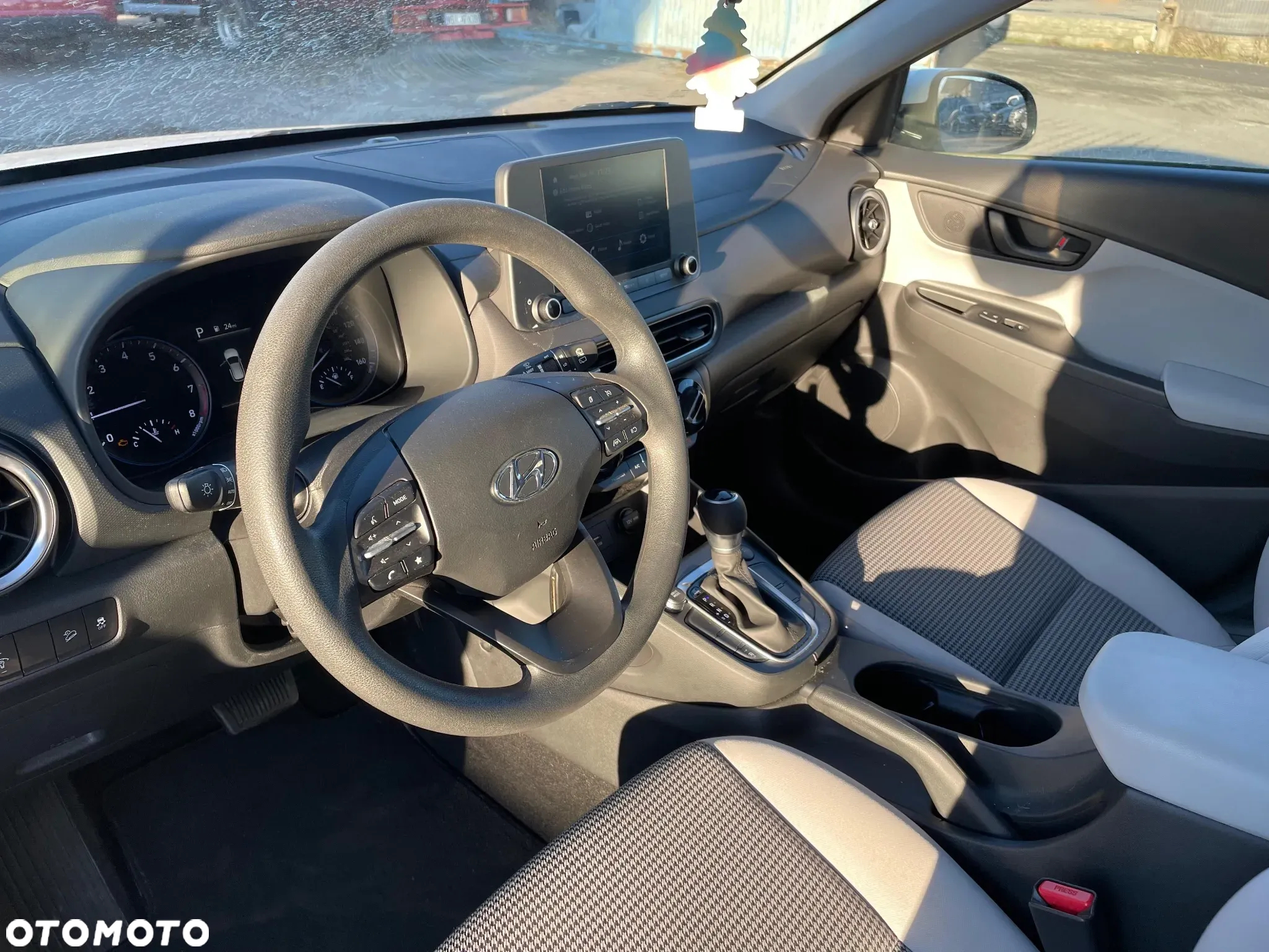 Hyundai Kona - 12