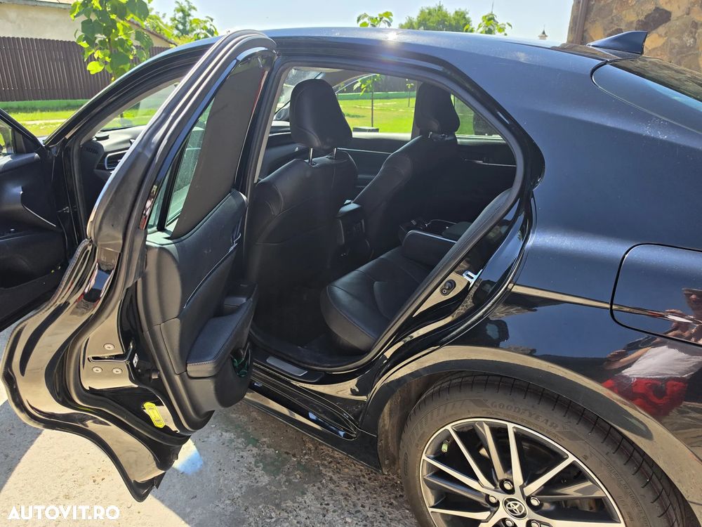 Toyota Camry 2.5 Exclusive - 17