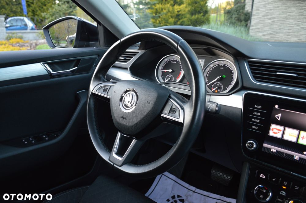 Skoda Superb 2.0 TDI SCR Sportline DSG - 27