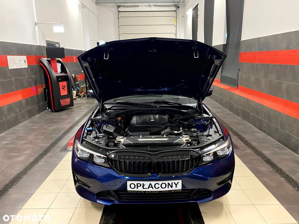 BMW Seria 3 320d Sport - 30