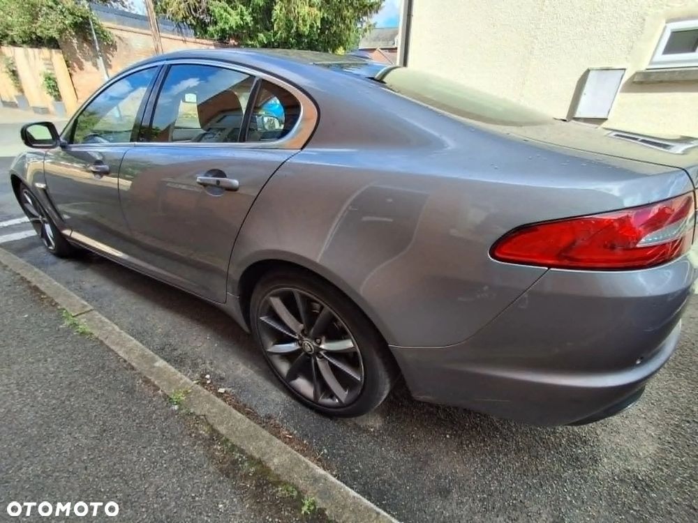 Jaguar XF 3.0 V6 D Premium Luxury - 5