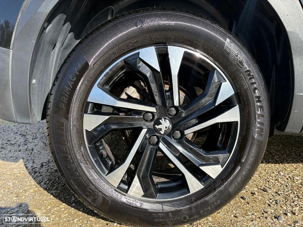 Peugeot 2008 BlueHDi 130 EAT8 GT - 32