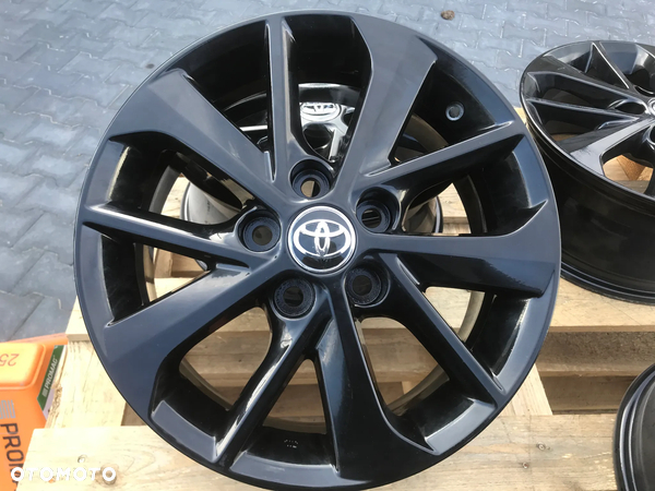 Felgi Toyota Auris Avensis Corolla Verso 6,5x16 5x114,3 ET45