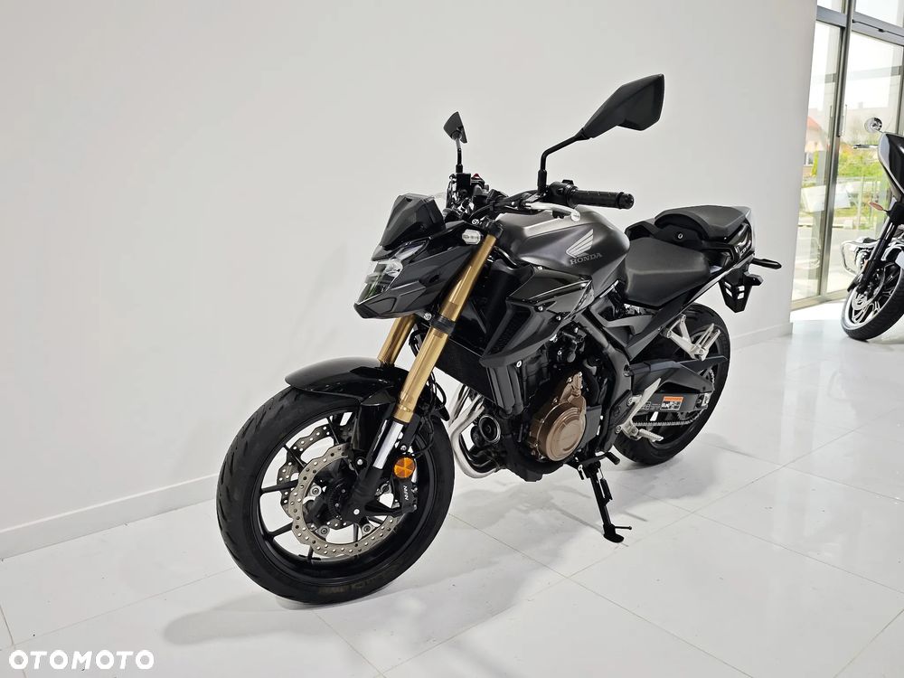 Honda CB - 12