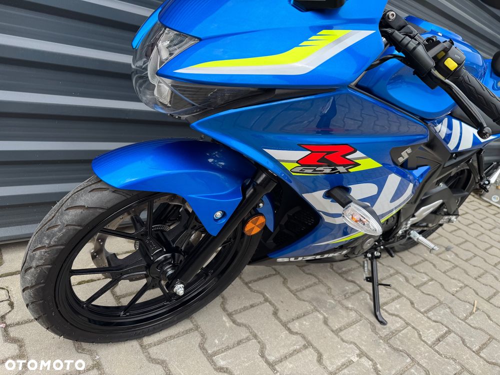 Suzuki GSX-R - 10