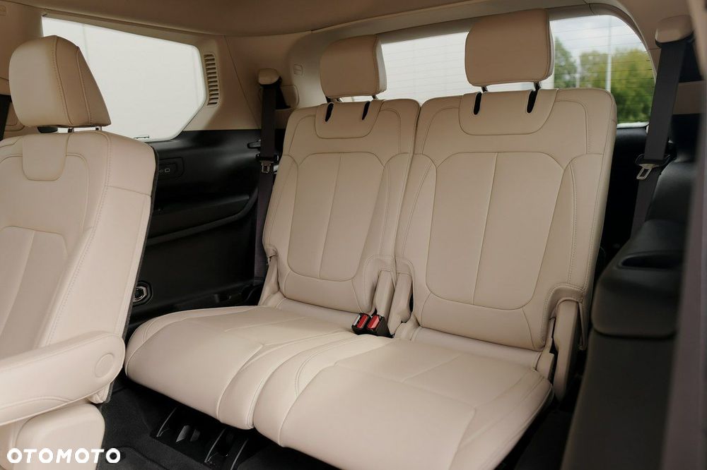 Jeep Grand Cherokee - 33