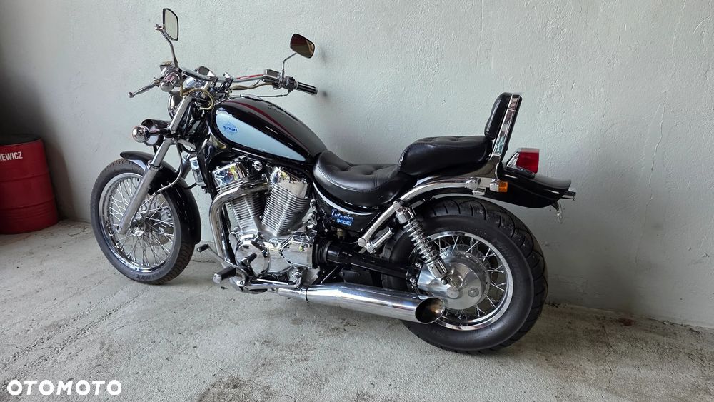 Suzuki Intruder - 14