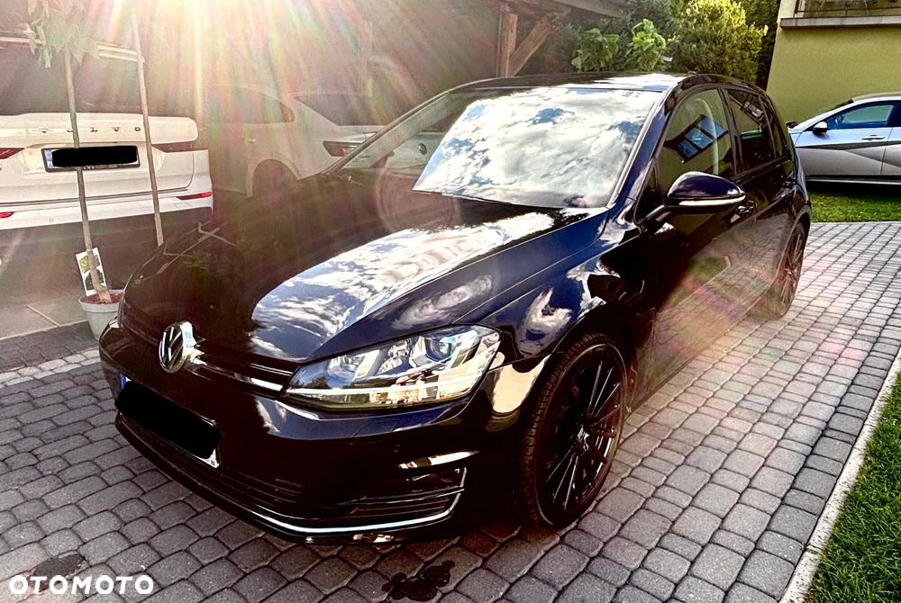 Volkswagen Golf - 1
