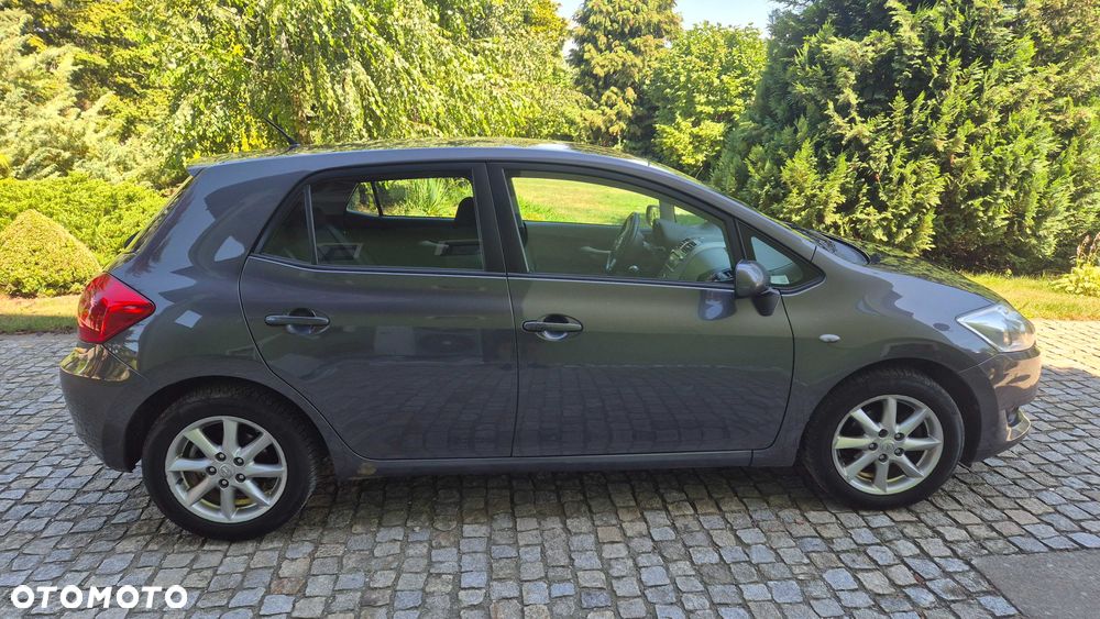 Toyota Auris - 1