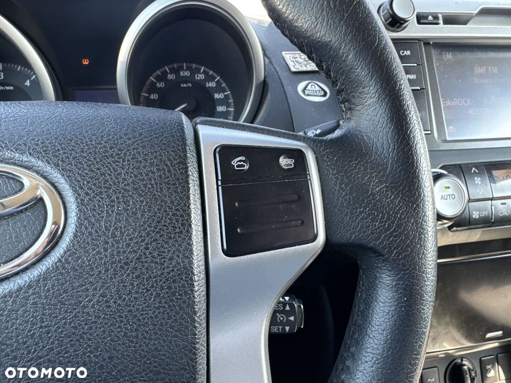 Toyota Land Cruiser - 22