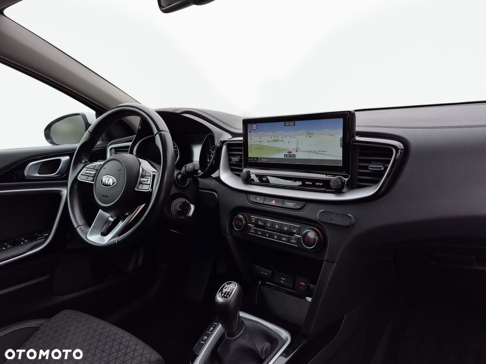 Kia Ceed 1.6 CRDi mHEV L Business Line - 15