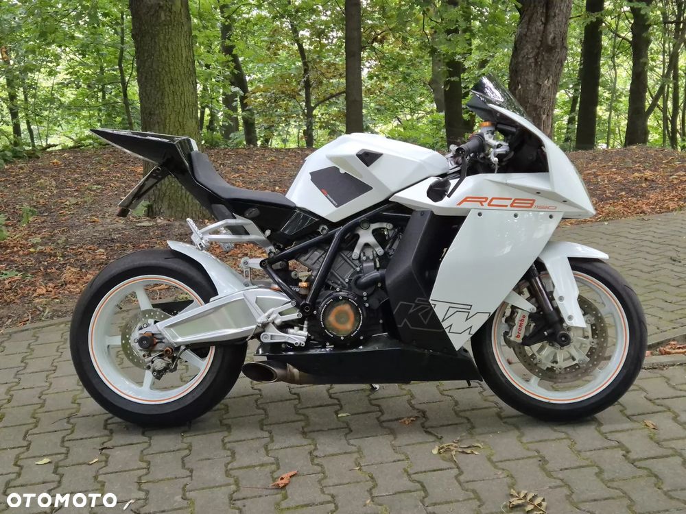 KTM RC 8 - 2