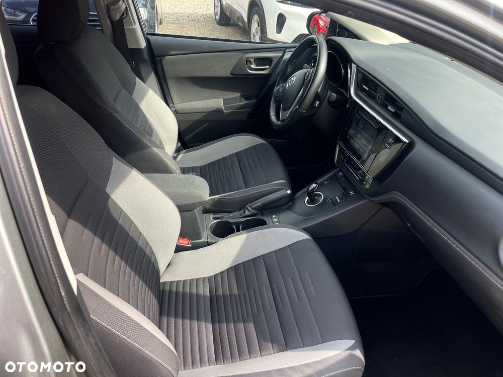 Toyota Auris - 15