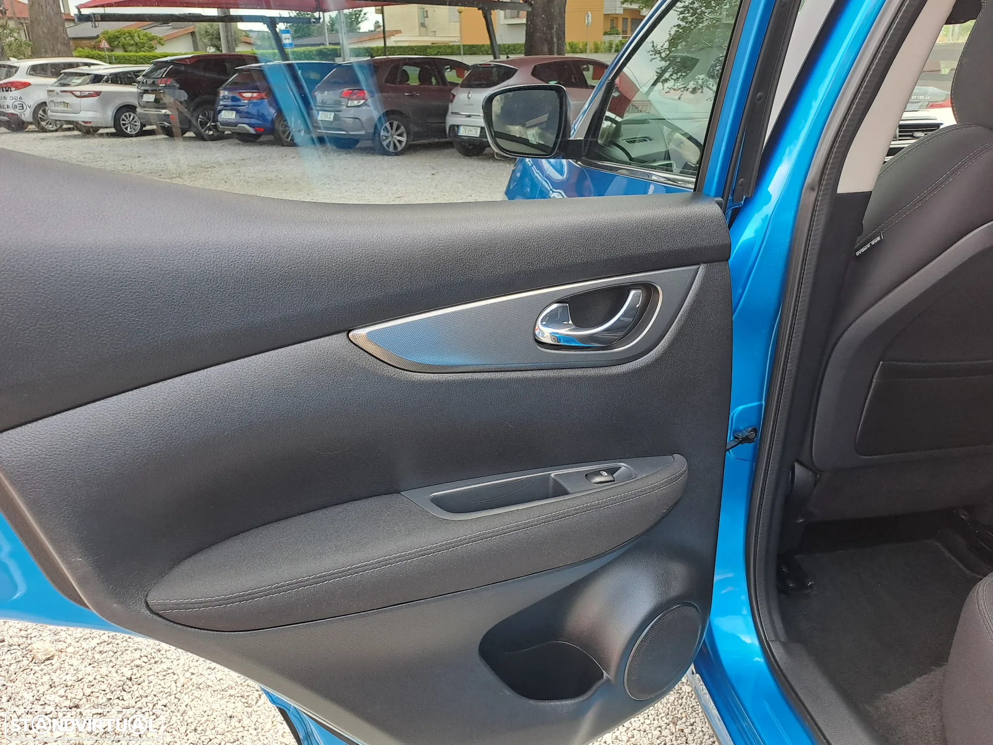 Nissan Qashqai 1.5 dCi N-Connecta 18 - 26